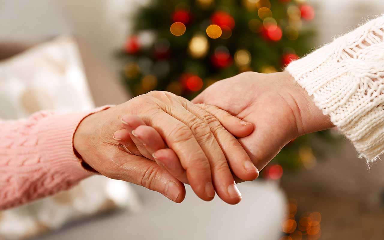 Visit a Senior this Holiday Season: 3 Reasons Why